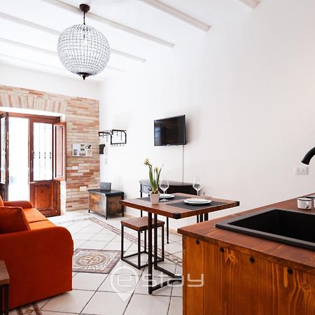 Ferienwohnung Charm In Siotto Pintor Cagliari Exterior foto